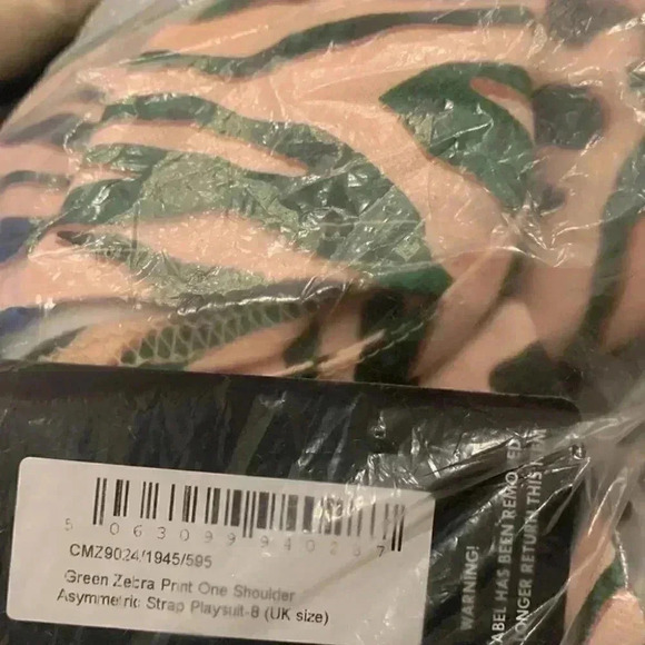 GREEN ZEBRA PRINT ONE SHOULDER ASYMMETRIC STRAP ROMPER - Picture 4 of 4